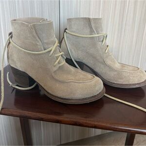 Rag and Bone Stylish Beige Ankle Boots